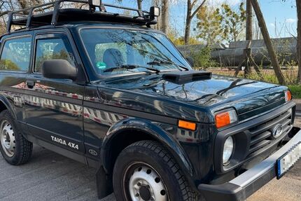 Lada Niva 47.500 km 7.500 &euro; Berlin 12685