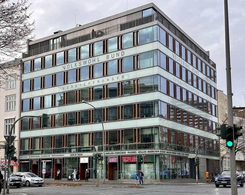 Büro in Berlin 11.424 € 476 m²