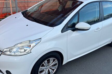 Peugeot 208 113.000 km 3.499 € Berlin 12057