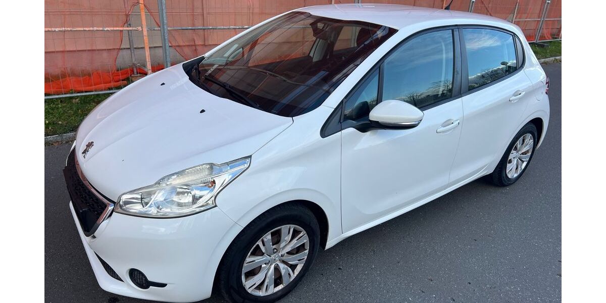 Peugeot 208 113.000 km 3.499 &euro; Berlin 12057