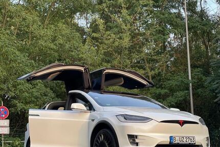 Tesla Model X 99.700 km 42.300 € Berlin 13507