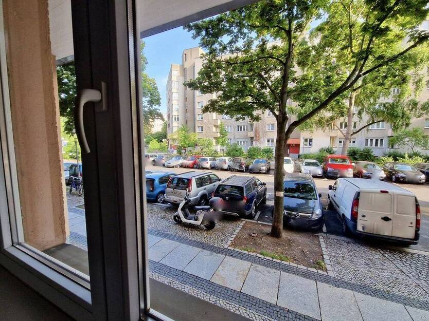 Helle, gepflegte Wohnung im hohen Hochparterre, freundlicher Kiez