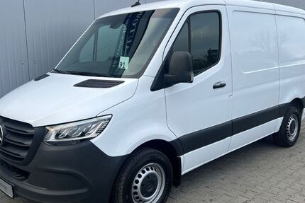 Mercedes-Benz Sprinter 199.111 km 23.599 &euro; Berlin 13055