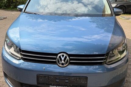 VW Touran 141.552 km 5.900 &euro; Berlin 13357