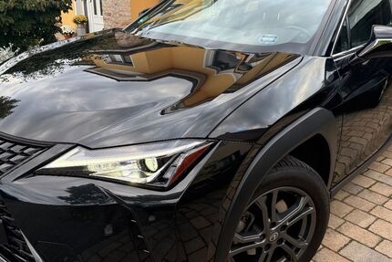 Lexus UX 39.000 km 27.499 € Falkensee 14612