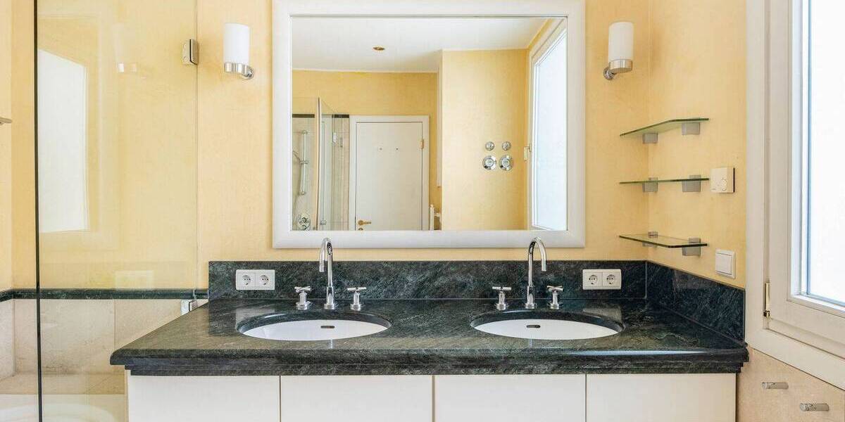 Etagenwohnung Berlin Mitte - 2 Zimmer, 61 m&sup2;, 1.485&euro; | Angebot:26310384