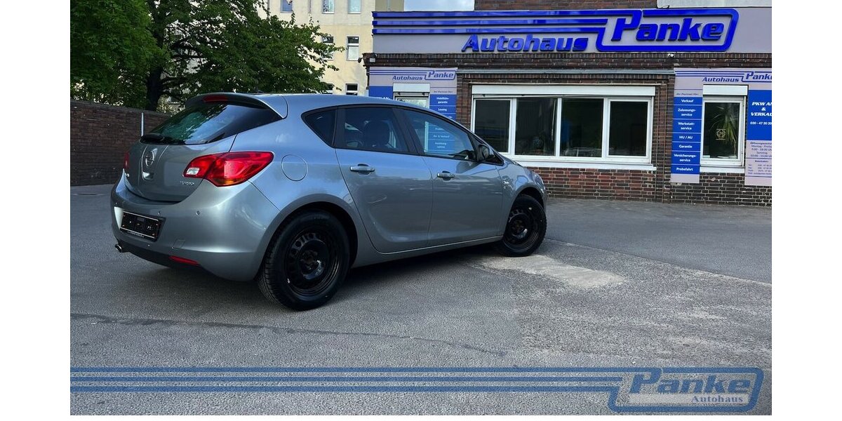 Opel Astra 1.4 150 Jahre *SHZ*PDC*AUX*Teilleder* 112.935 km 6.890 &euro; Berlin 13187