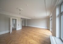 Pariser Flair auf 150 qm 4-Zi-Altbau-Whg mit 2 Balkonen und Spree-Nähe