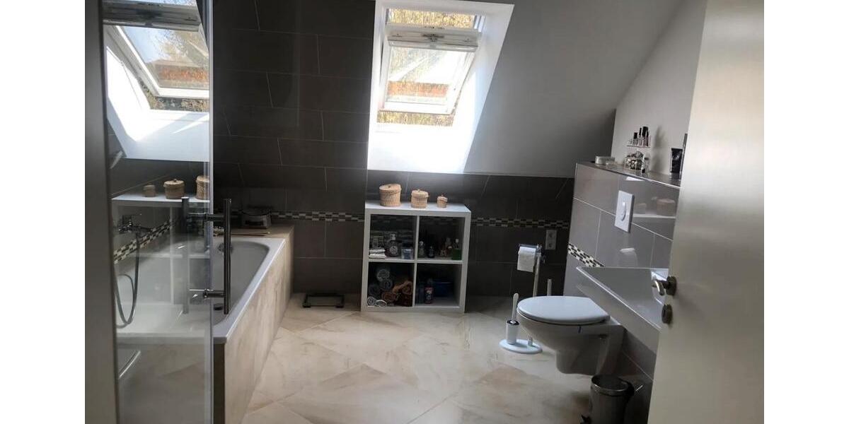 Dachgeschoßwohnung Großbeeren - 4 Zimmer, 118 m&sup2;, 1.370&euro; | Angebot:26702089