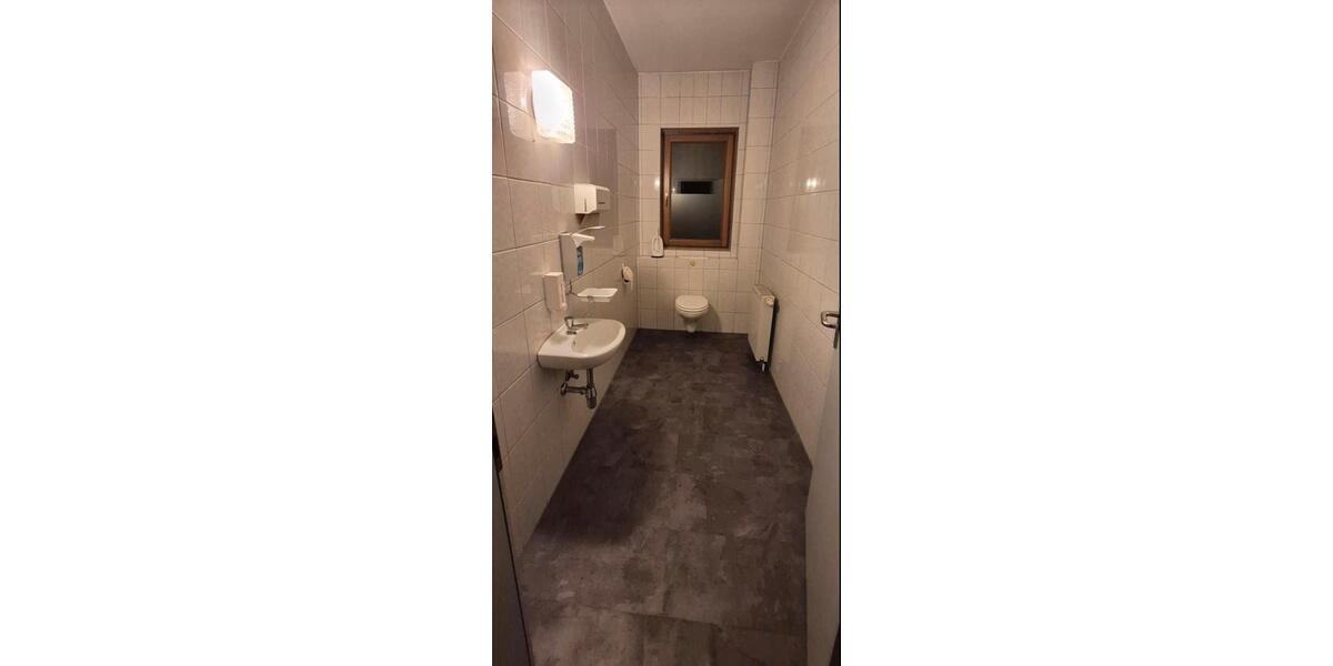 Etagenwohnung Potsdam Industriegelände - 6 Zimmer, 227 m&sup2;, 1.200&euro; | Angebot:26185870