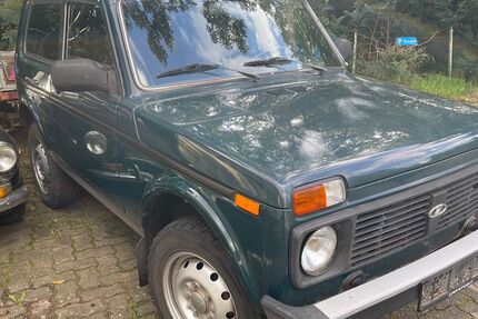 Lada Niva 79.000 km 6.885 &euro; Trebbin 14959