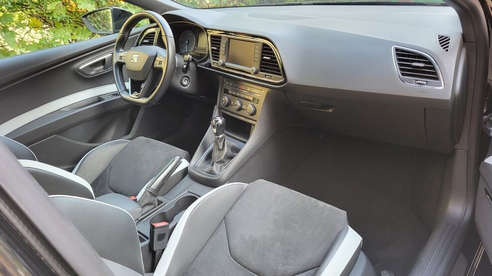 Seat Leon SC 96.000 km 16.900 € Berlin 10178