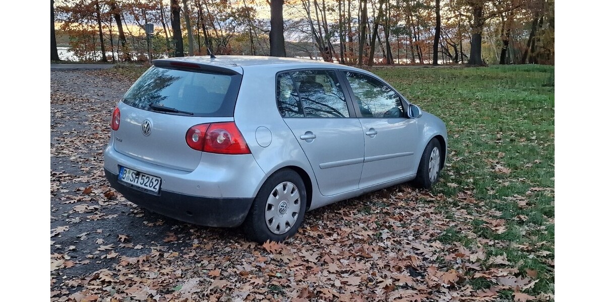 VW Golf V 122.000 km 5.000 &euro; Berlin 10178