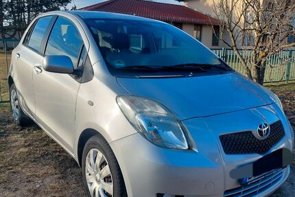 Toyota Yaris 96.000 km 4.950 &euro; Berlin 12683