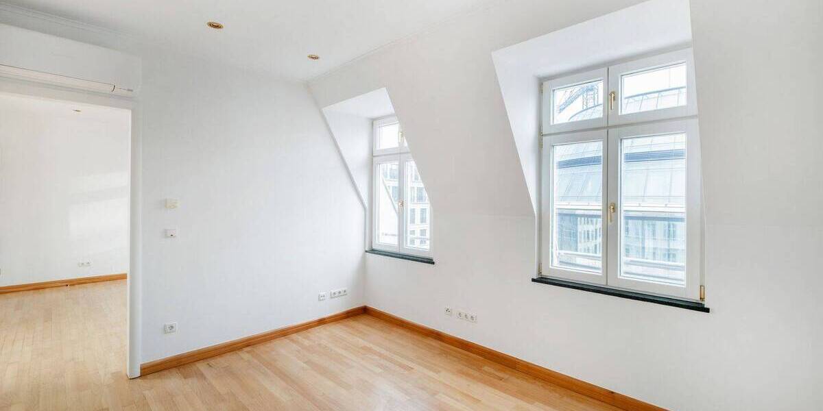 Etagenwohnung Berlin Mitte - 2 Zimmer, 61 m&sup2;, 1.485&euro; | Angebot:26310384