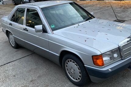 Mercedes-Benz 190 226.628 km 3.900 &euro; Berlin 14193