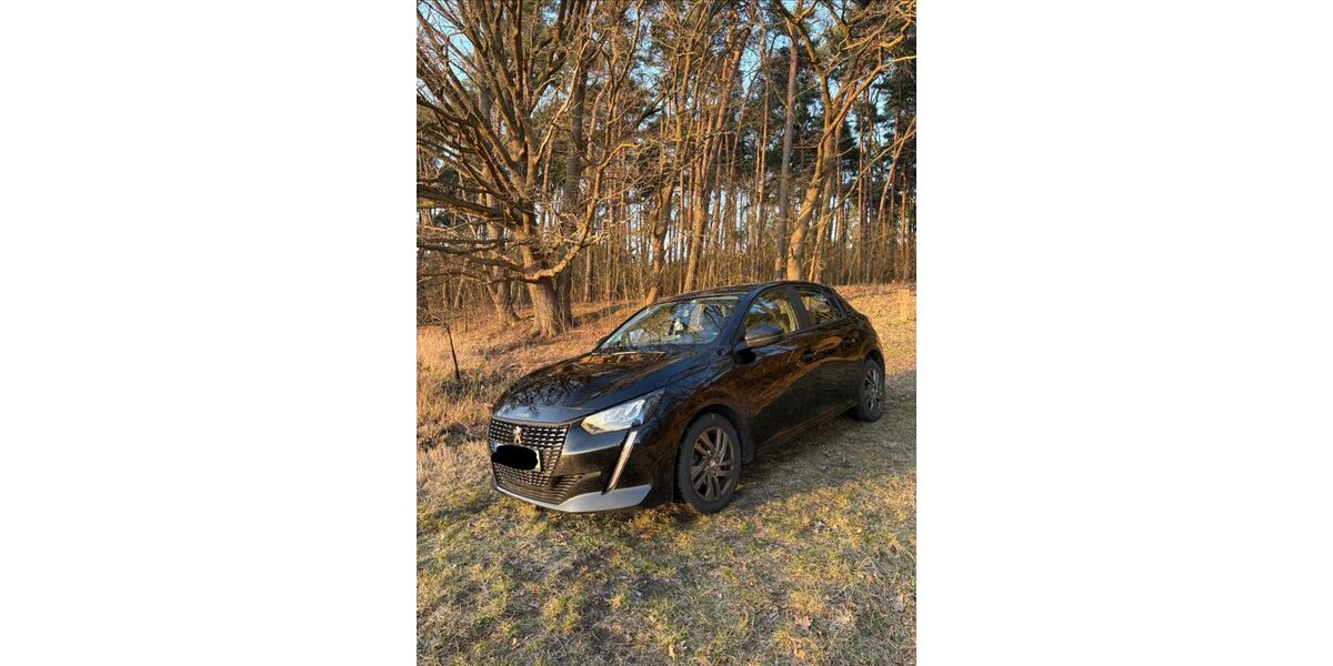 Peugeot 208 64.000 km 10.900 &euro; Potsdam 14478