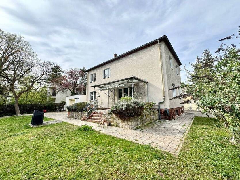 Viel Platz für Ihre Ideen - charmantes Einfamilienhaus mit Potenzial auf sonnigem Eckgrundstück