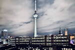 Spectacular City Center Apartment Hackescher Markt: View, Balcony & Parking