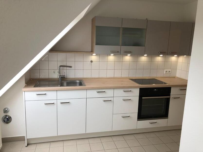 Schöne, helle 1 Raum-DG-Wohnung mit Balkon Nähe Teltow zimmer