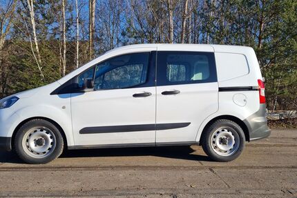 Ford Transit Courier 100.000 km 10.500 &euro; Berlin 13089