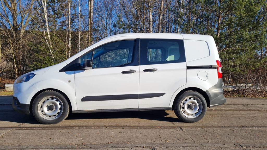 Ford Transit Courier 100.000 km 10.500 &euro; Berlin 13089