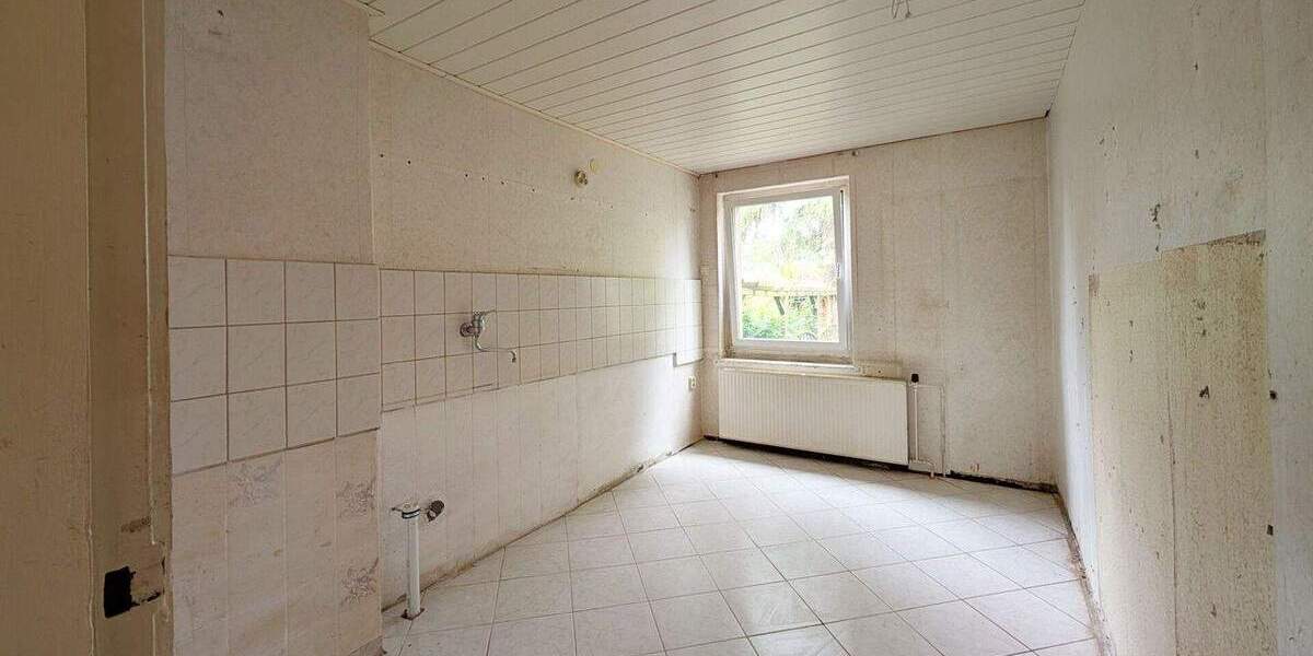 Sanierungsobjekt - 6-Zimmer-Doppelhaushälfte in Bornim 6 zimmer