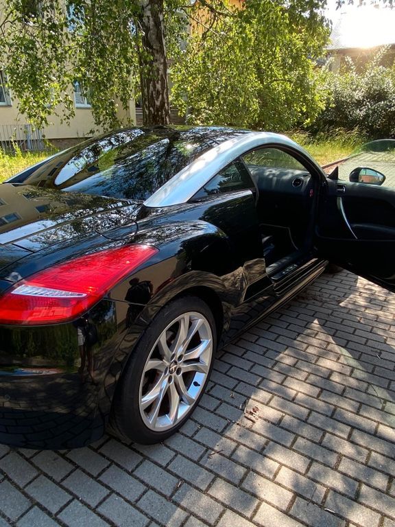 Peugeot RCZ 143.000 km 11.200 € Berlin 12247