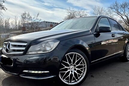 Mercedes-Benz C 250 146.000 km 9.350 &euro; Berlin 10319