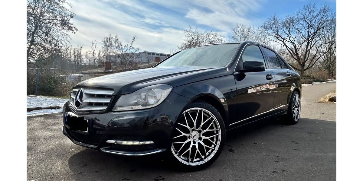 Mercedes-Benz C 250 146.000 km 9.350 &euro; Berlin 10319