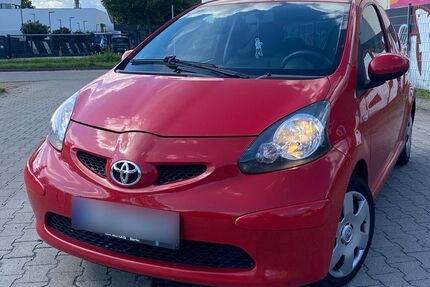 Toyota Aygo (X) 89.000 km 5.499 &euro; Berlin 13051