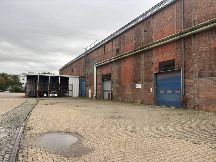 Hallen-Industriefläche in Berlin