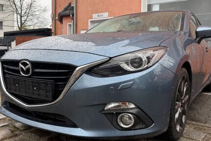 Mazda 3 225.625 km 5.999 &euro; Berlin 12351