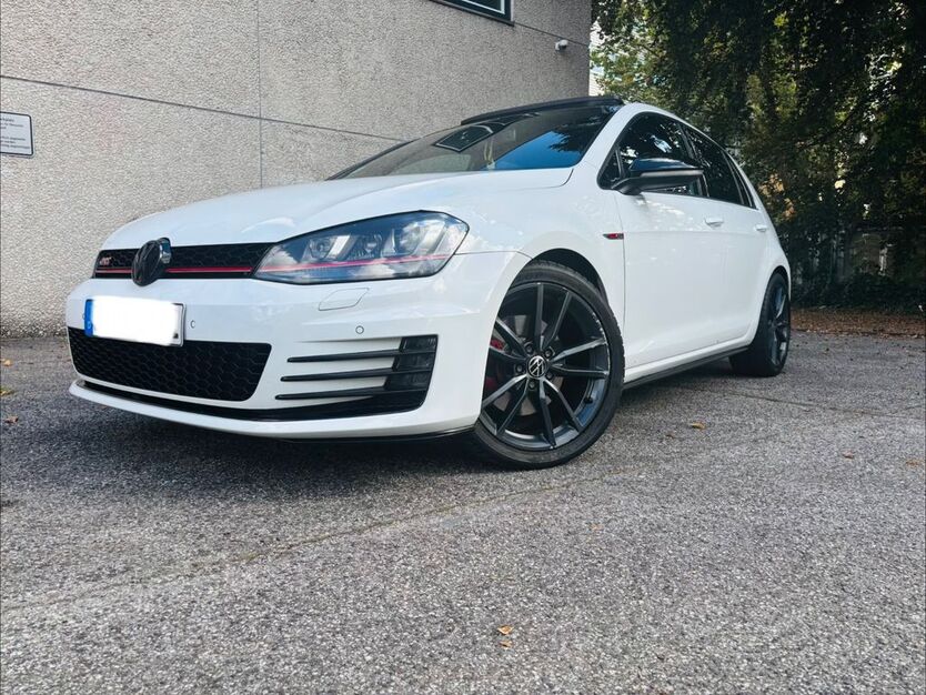 VW Golf 158.000 km 14.299 € Berlin 13507