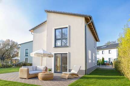 Haus zum Kaufen in Blankenfelde-Mahlow 695.000 € 157.05 m² 5 zimmer