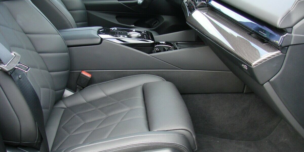 BMW 520 M-Sport Shadow Line ACC H&K SHZ AHK 360º 22.012 km 46.980 &euro; Falkensee 14612