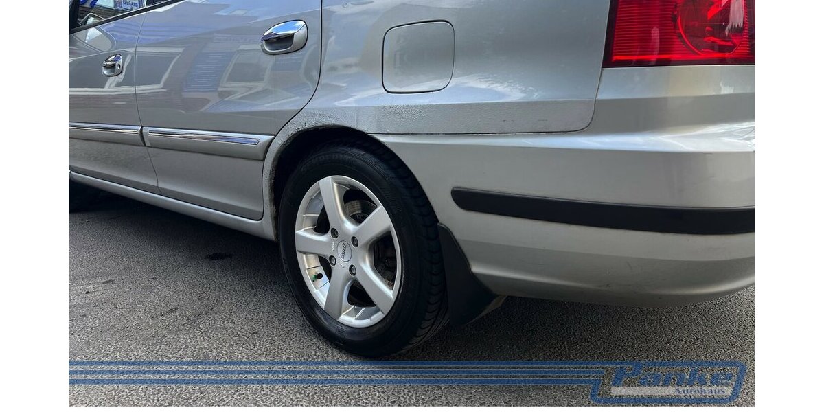 Kia Carens 2.0 16V EX Van*SchiebeD.*Klima*PDC*Bluet* 109.096 km 1.100 € Berlin 13187