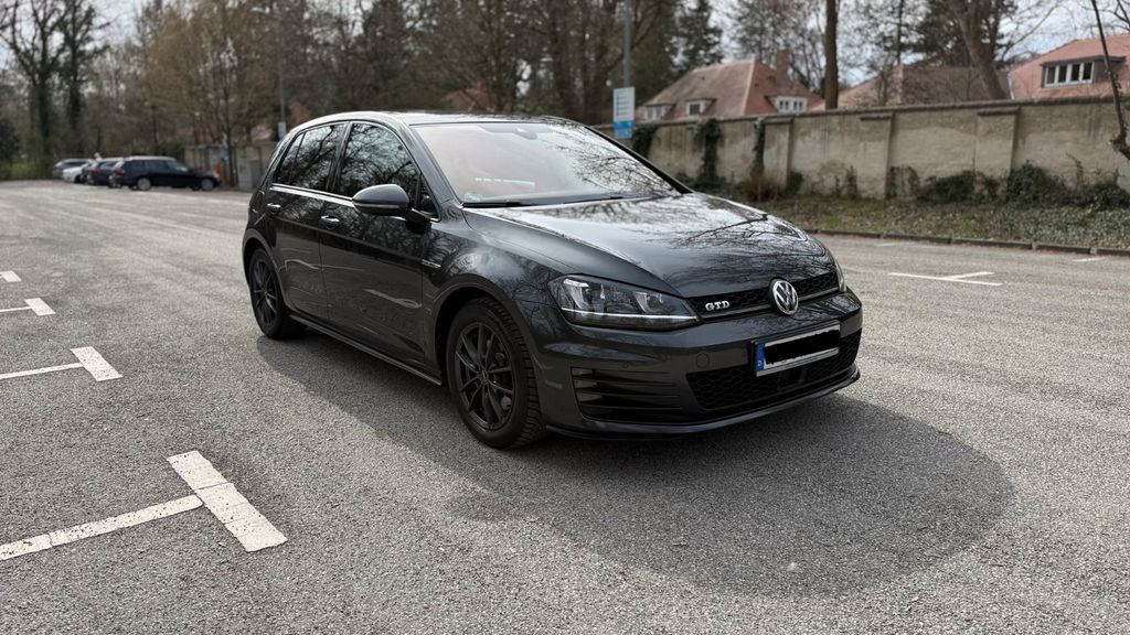 VW Golf 126.076 km 17.999 &euro; Potsdam 14469