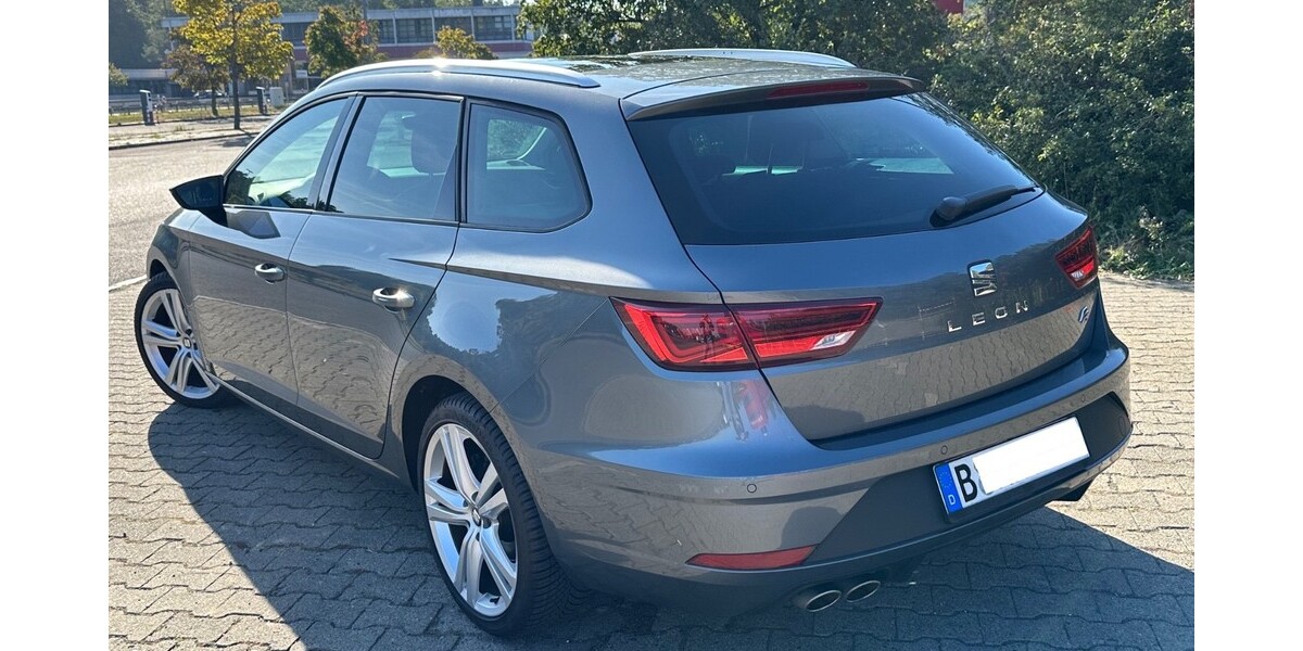 Seat Leon ST 52.000 km 15.500 € Berlin 10178