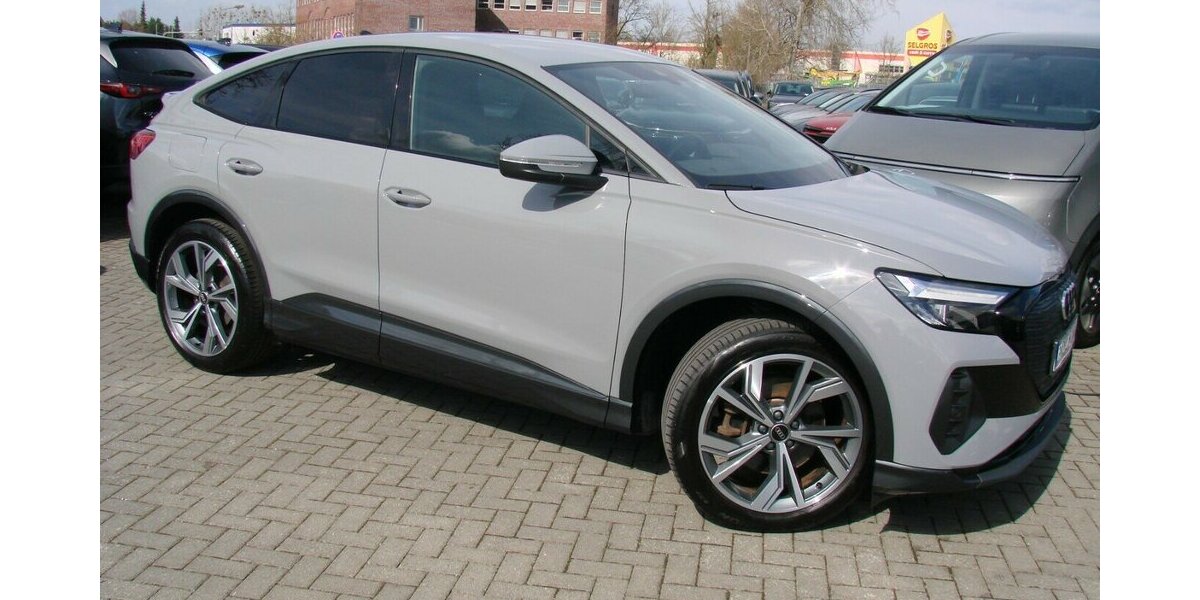 Audi Q4 e-tron Advanced Sportback LED ACC Spurhalteassi 30.452 km 29.980 &euro; Falkensee 14612
