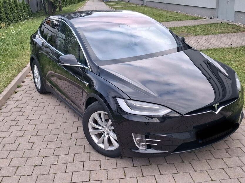 Tesla Model X 42.500 km 33.000 € Berlin 13349