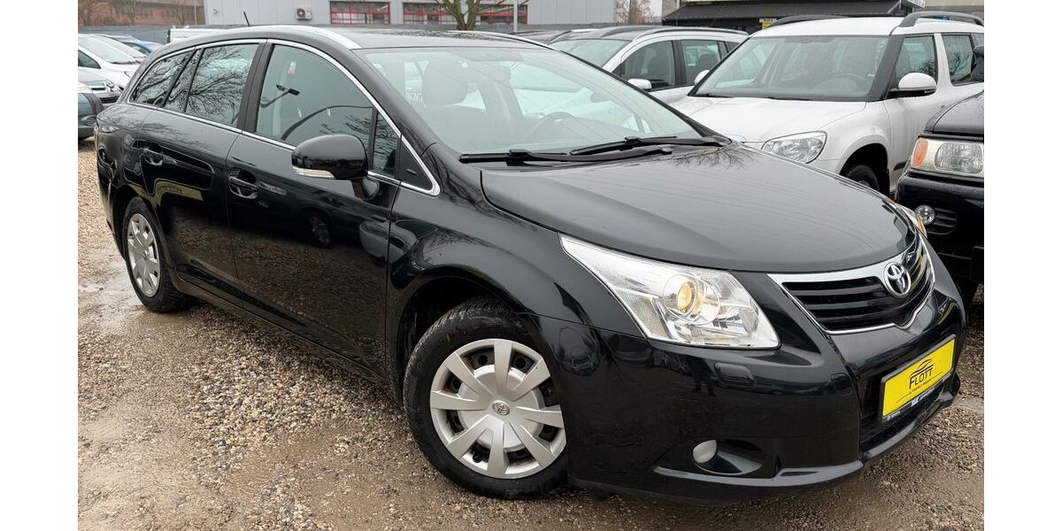 Toyota Avensis 105.898 km 8.790 &euro; Berlin 13089