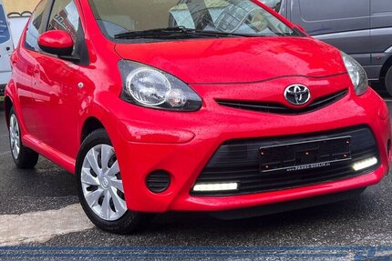 Toyota Aygo Cool Go 5trg*NAV*BT*Klima*LED*USB*Allwetter 119.619 km 5.890 € Berlin 13187