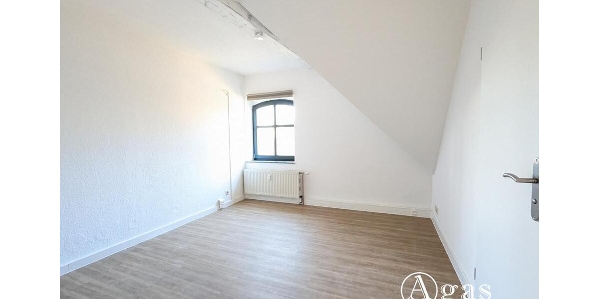 Dachgeschoßwohnung Ludwigsfelde - 3 Zimmer, 96 m&sup2;, 1.295&euro; | Angebot:24432637