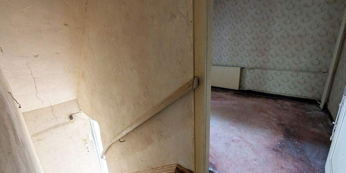 Sanierungsobjekt - 6-Zimmer-Doppelhaushälfte in Bornim 6 zimmer