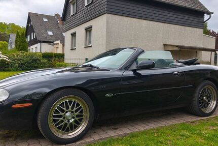 Jaguar XK8 110.000 km 11.900 &euro; Potsdam 14478