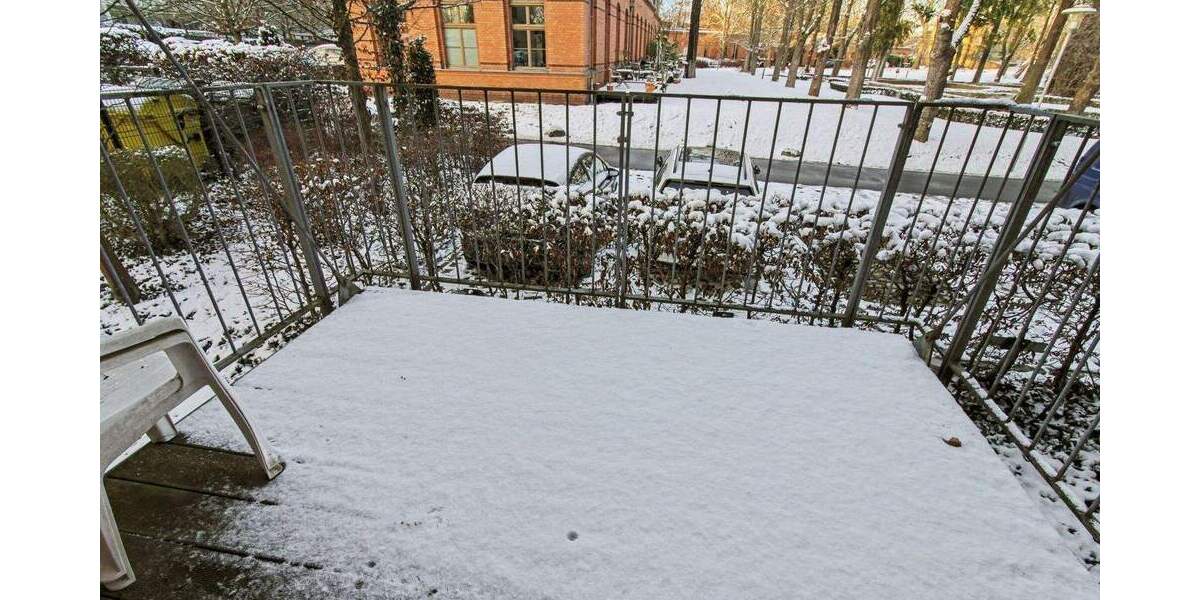 Vermietet: 1-Zimmer-Altbauwohnung (2004 kernsaniert) mit Balkon, Stellplatz und Denkmalschutz 1 zimmer