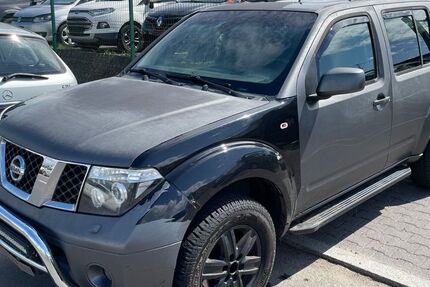 Nissan Pathfinder 300.000 km 2.900 € Berlin 13597