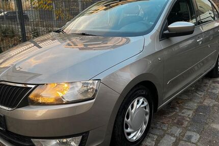 Skoda Rapid 198.000 km 3.499 € Berlin 13187