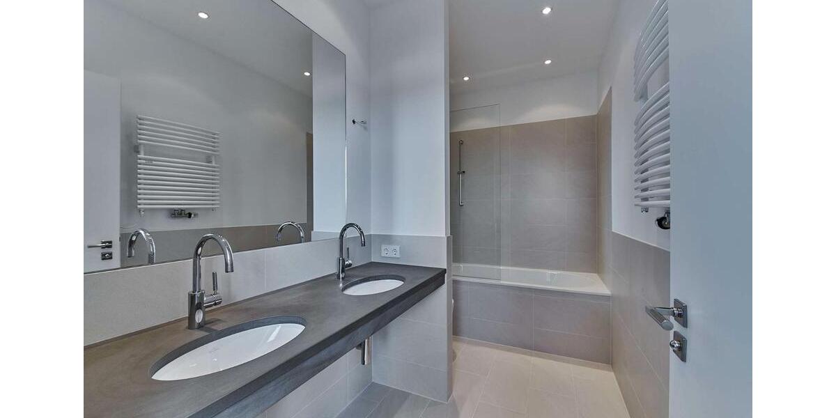 Einfamilienhaus Berlin Mitte - 5 Zimmer, 229 m&sup2;, 1.200&euro; | Angebot:27731991